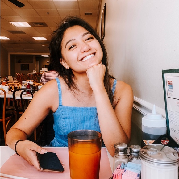 Meet your Posher, Quynh - Picture 3 of 6